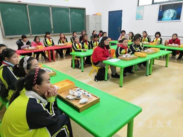 县青少年活动中心迎来“一日校外实践活动”的又一批学生